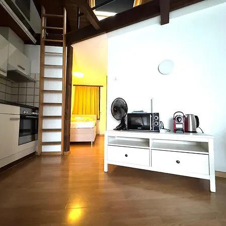 112 - Riverside Apartman