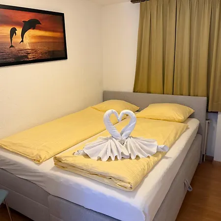 112 - Riverside 公寓 *